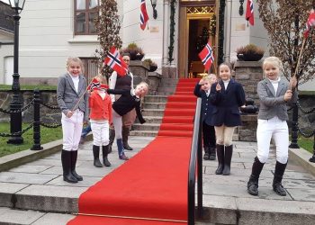 12348769_10153300625182749_266504262_n_2