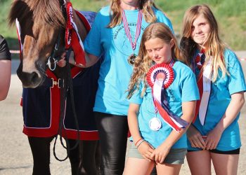 doelahestmester_senior_agna_hollekve_med_hanna_hollekve_og_julie_navarseter