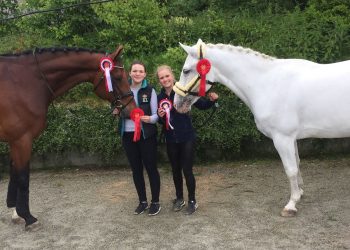 hanna_med_roderik_og_anna_med_lady