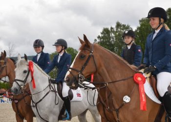 ponni_i_premieutdeling_lag