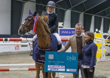 victoria_gulliksen_ballenteskin_watch_this-3-2